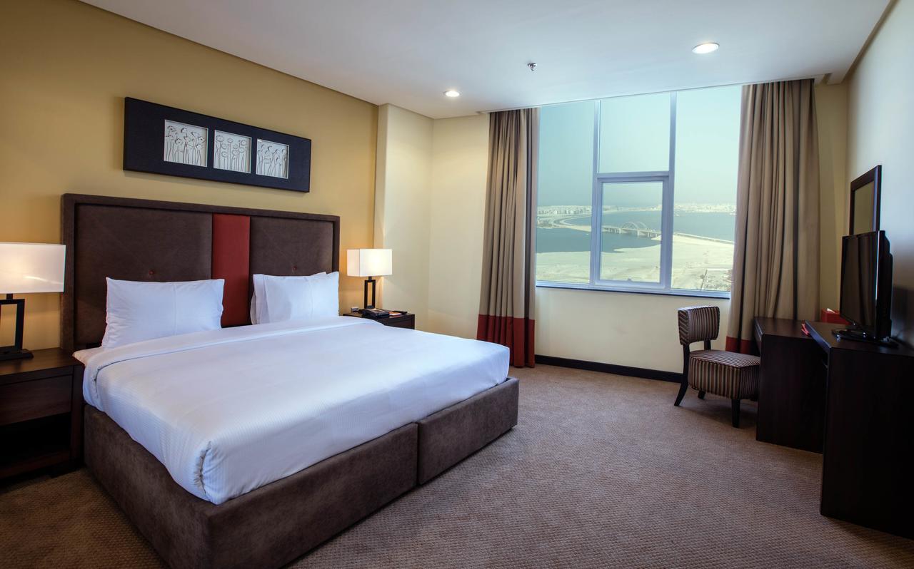 होटल के अलावा Orange Suites Hotel
