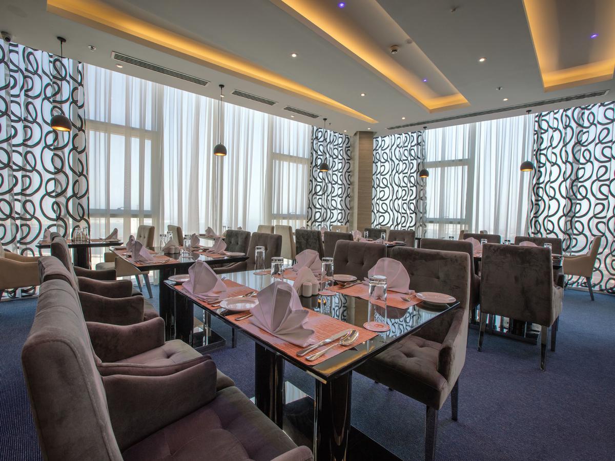 Orange Suites Hotel 4*