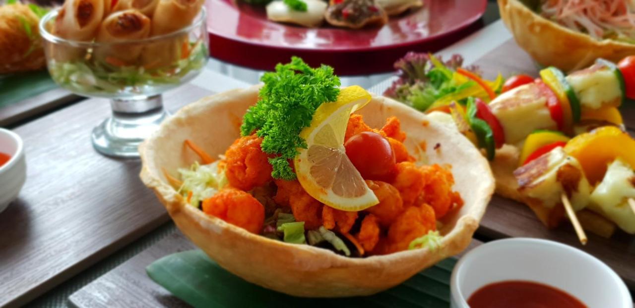 Orange Suites Hotel होटल के अलावा Manama