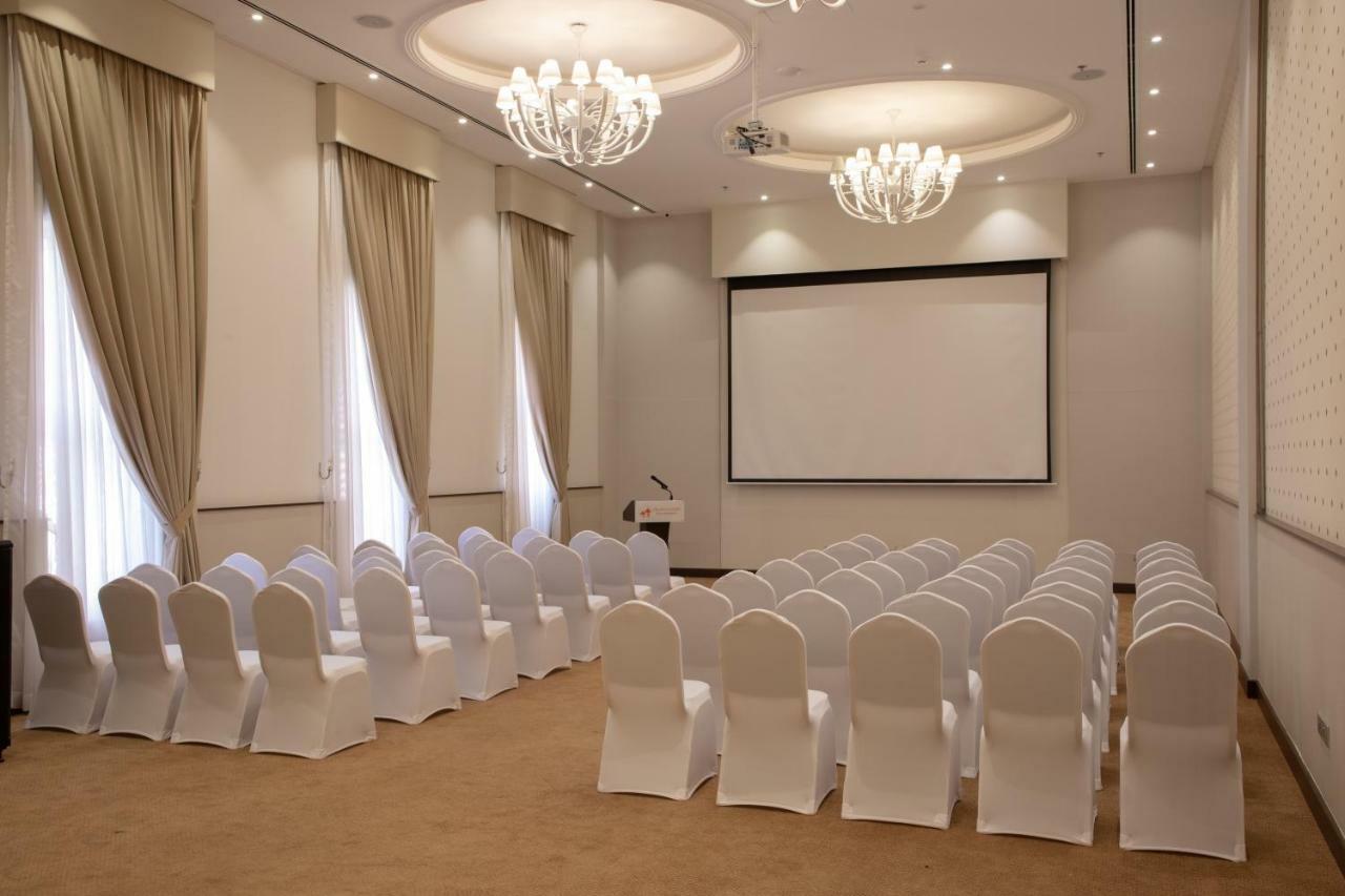 Orange Suites Hotel होटल के अलावा Manama